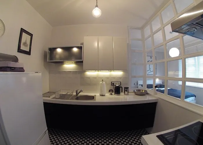 Black & White W Centrum Gdyni Iii *